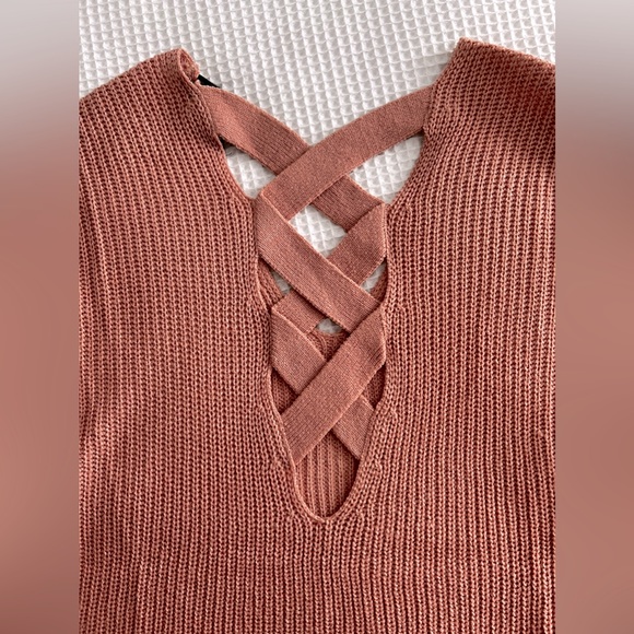 Dusty rose v-neck knit sweater - Picture 2 of 5